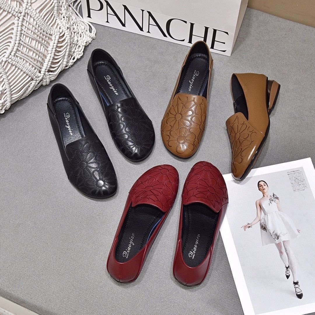 2026 Actualizado-Zapatos de piel con tacón bajo bordados
