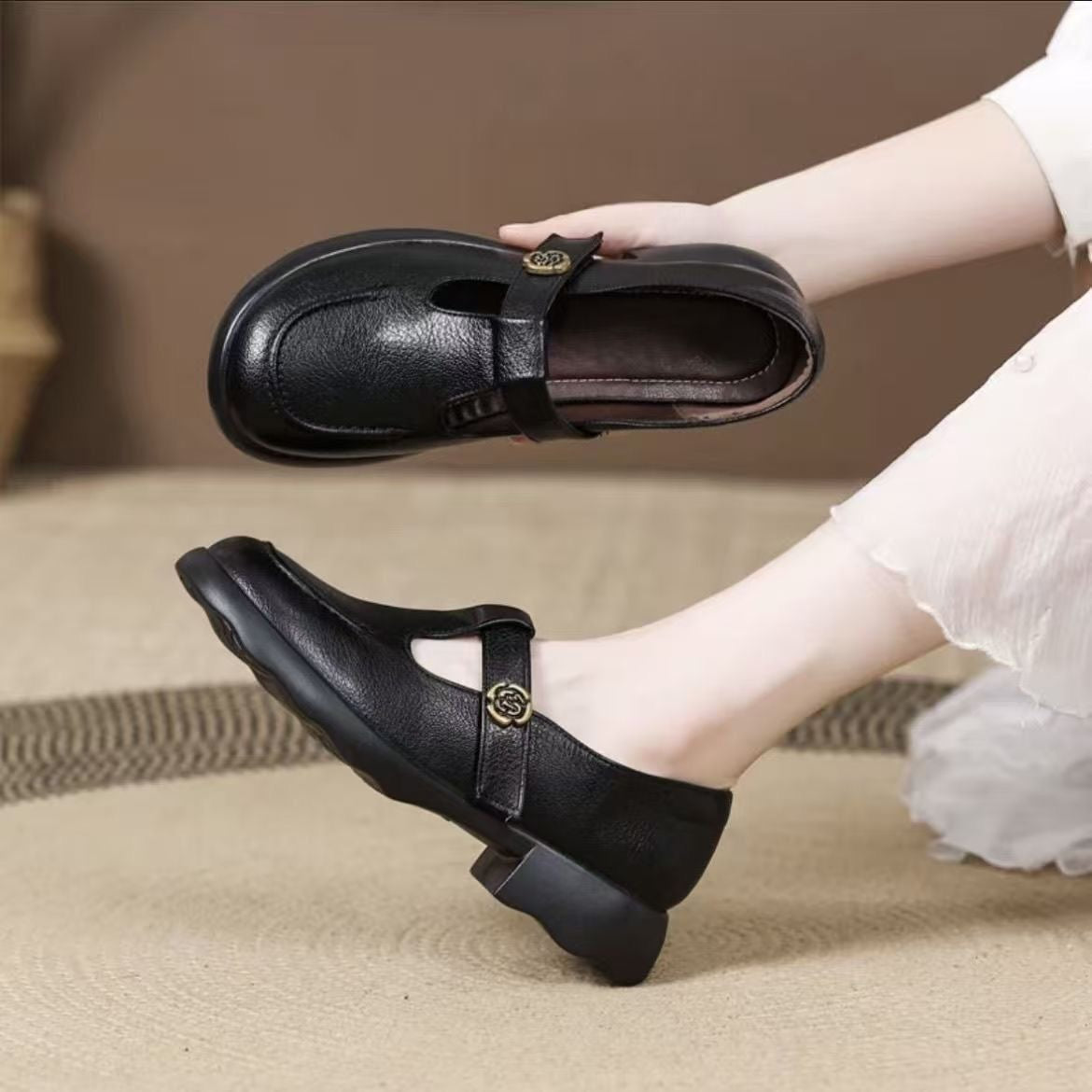 Zapatos planos de piel para mujer con punta redonda